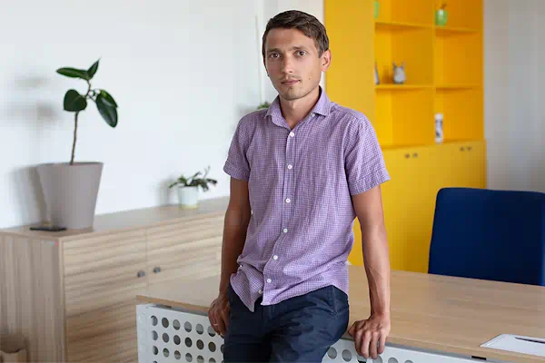 Детальніше про статтю Заказал пиццу и решил – такой же сервис нужен для такси. Как Виталий Дятленко создавал Uklon